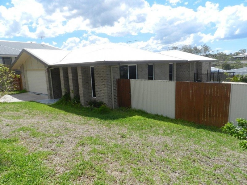 2 Deveney Drive, Kirkwood QLD 4680