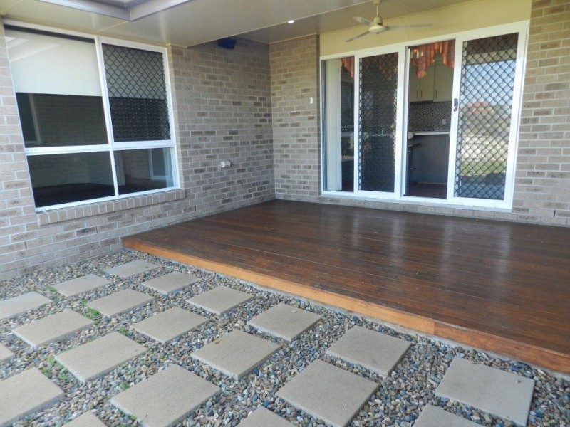 2 Deveney Drive, Kirkwood QLD 4680