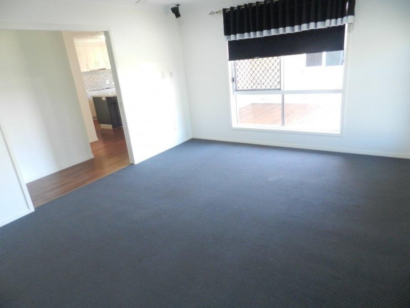 2 Deveney Drive, Kirkwood QLD 4680