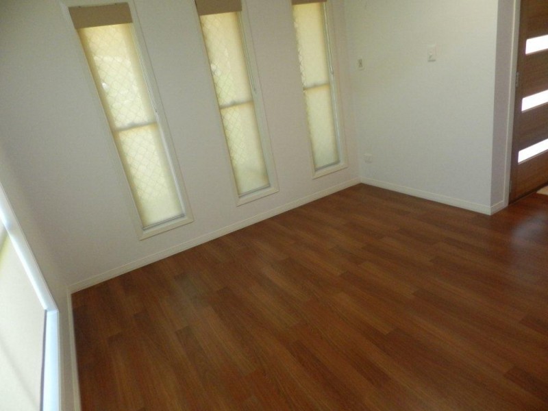 2 Deveney Drive, Kirkwood QLD 4680