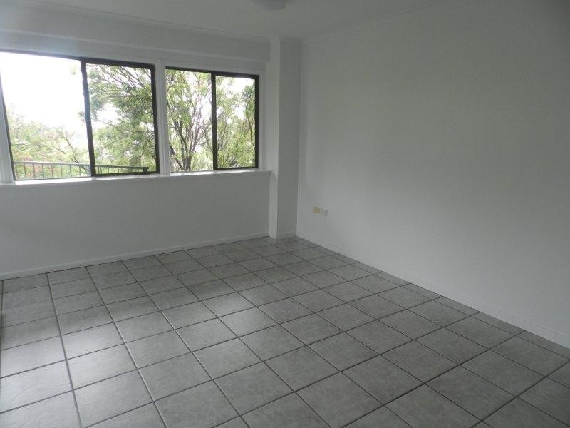 6/8 Yarroon Street, Gladstone QLD 4680