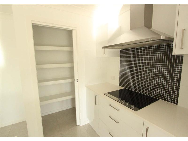 15 Stewart Street, West Gladstone QLD 4680