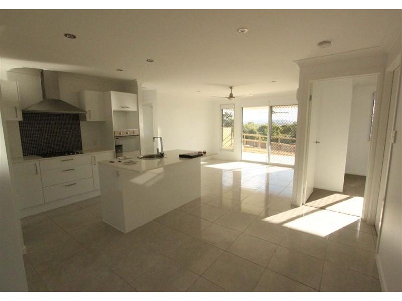 15 Stewart Street, West Gladstone QLD 4680