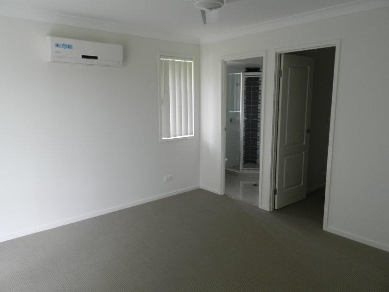 1 Springbrook Terrace, New Auckland QLD 4680