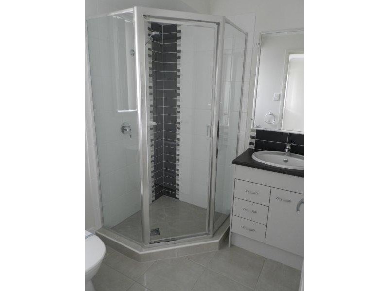 1 Springbrook Terrace, New Auckland QLD 4680