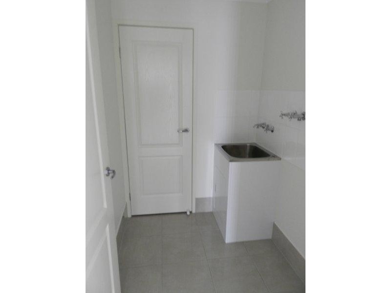 1 Springbrook Terrace, New Auckland QLD 4680