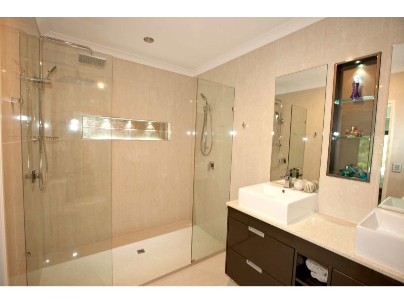 3 Lavender Blvd, Kirkwood QLD 4680
