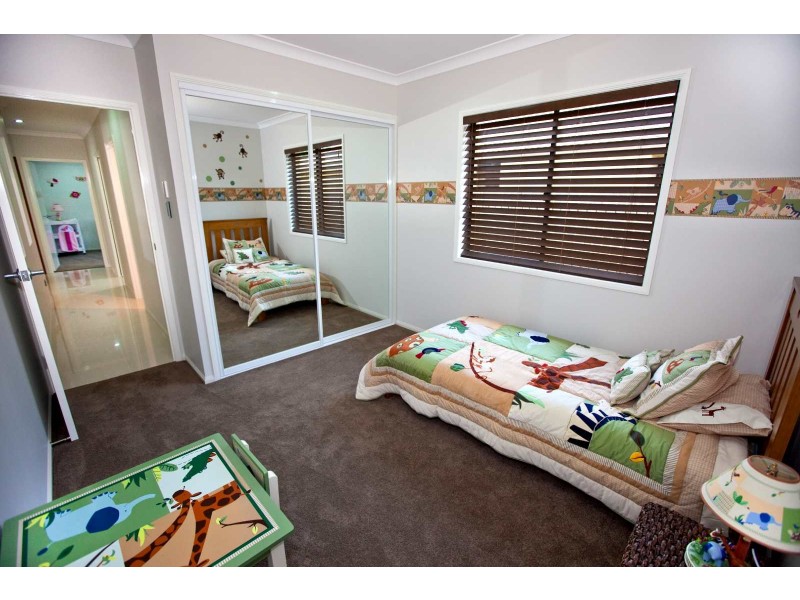 3 Lavender Blvd, Kirkwood QLD 4680