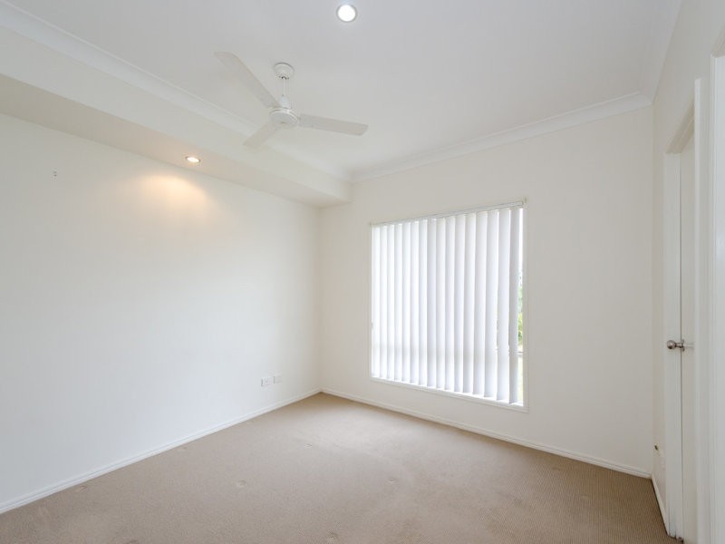 16 Viewpoint Way, New Auckland QLD 4680