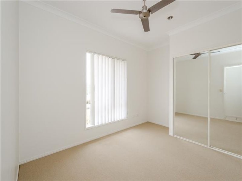 16 Viewpoint Way, New Auckland QLD 4680
