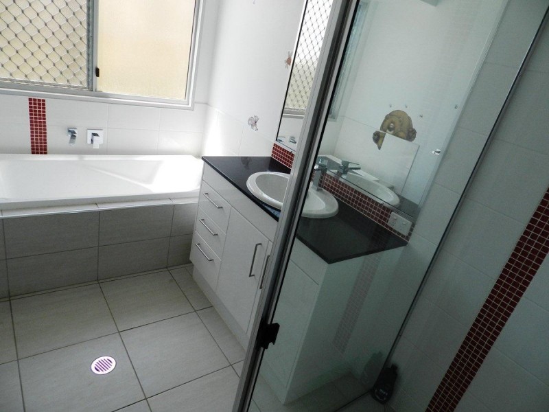 10 Palmerston Court, Kirkwood QLD 4680