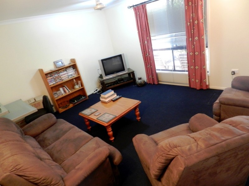 75 Emmadale Drive, New Auckland QLD 4680
