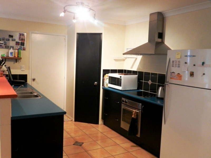 75 Emmadale Drive, New Auckland QLD 4680