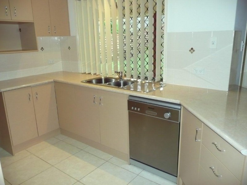 5 Daydream Drive, Clinton QLD 4680