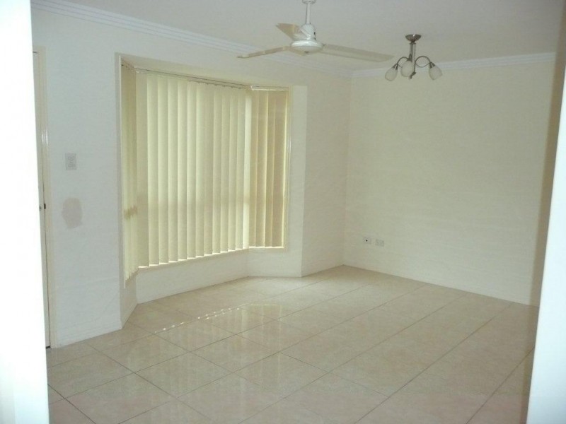 5 Daydream Drive, Clinton QLD 4680