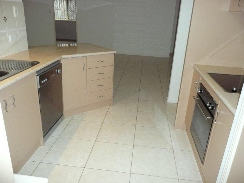 5 Daydream Drive, Clinton QLD 4680