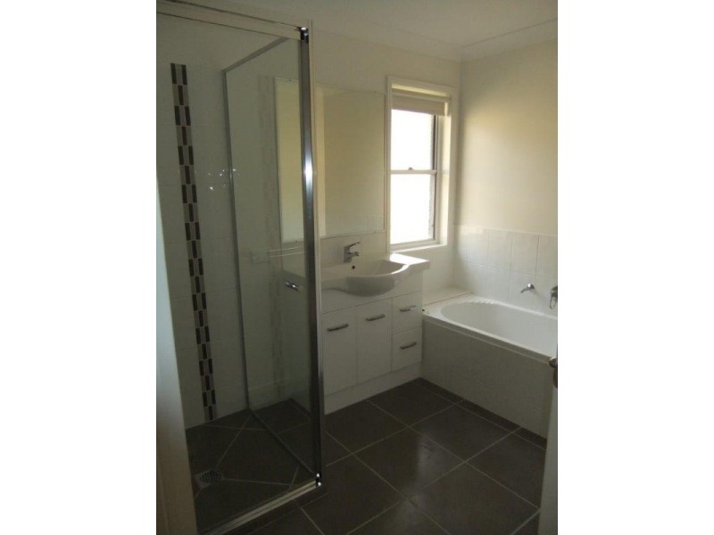 11 Stewart Street, West Gladstone QLD 4680