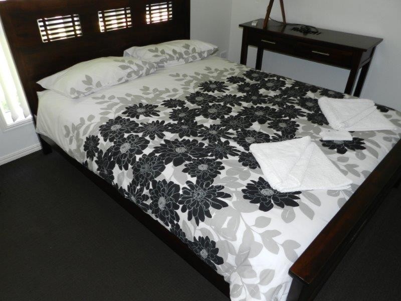 11 Stewart Street, West Gladstone QLD 4680