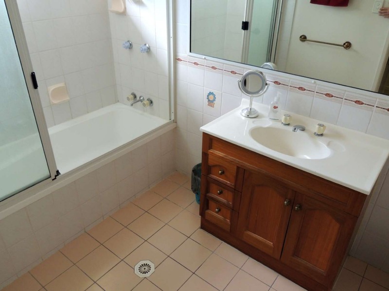 9 Lady Elliot Court, New Auckland QLD 4680