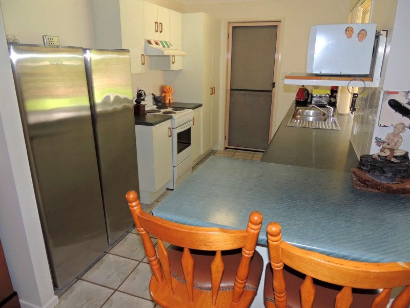 9 Lady Elliot Court, New Auckland QLD 4680