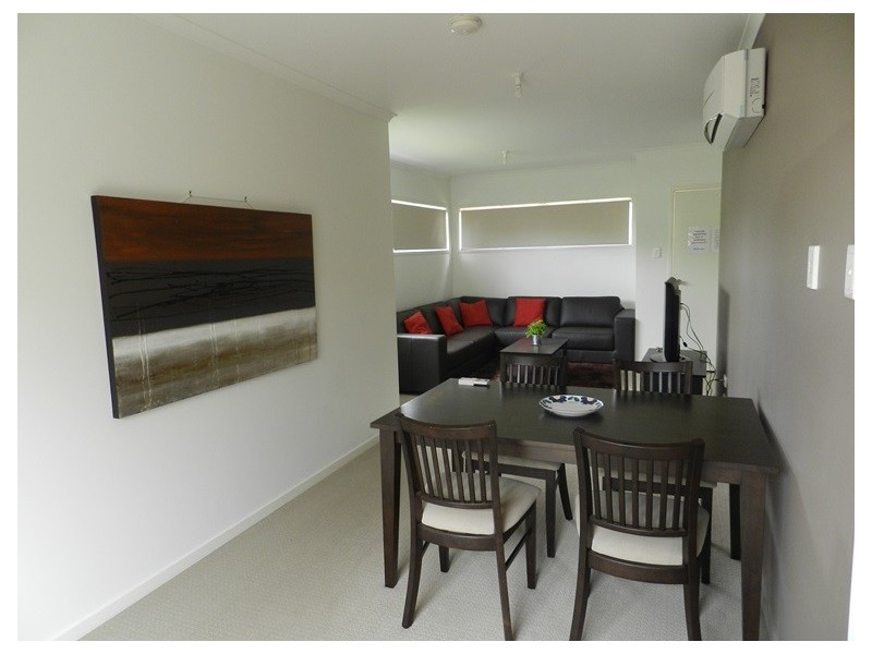 6/4 Rossella, West Gladstone QLD 4680