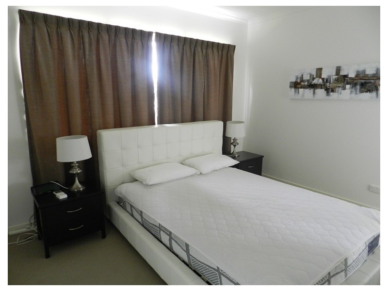 6/4 Rossella, West Gladstone QLD 4680