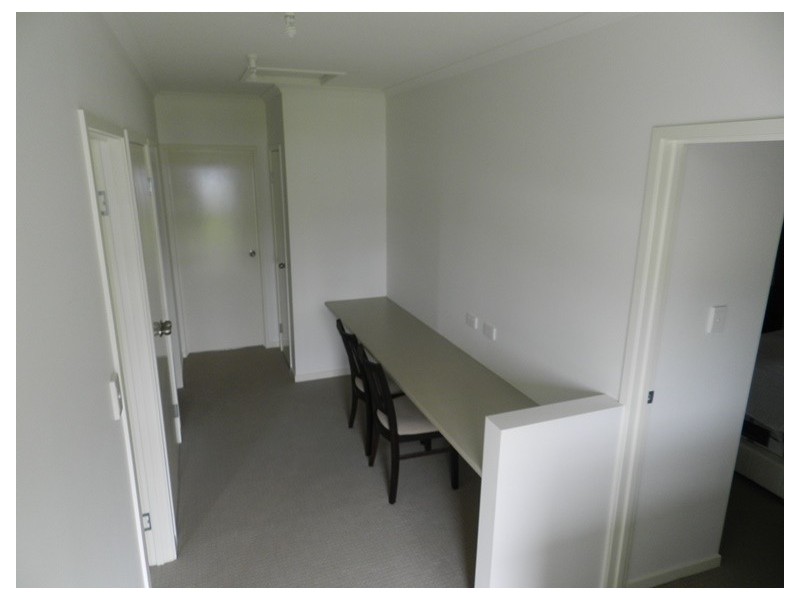 6/4 Rossella, West Gladstone QLD 4680