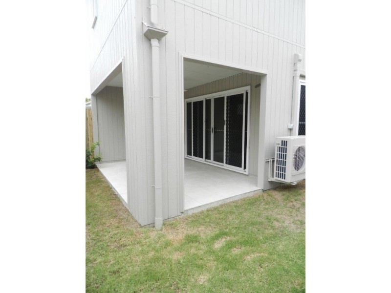 1/230 Auckland Street, South Gladstone QLD 4680