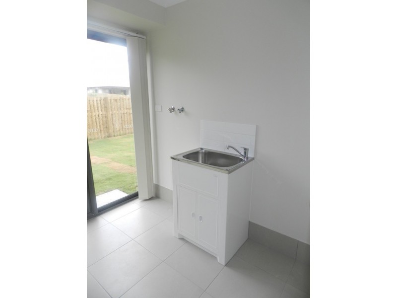 32 Creekview Close, New Auckland QLD 4680