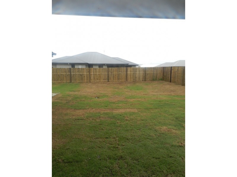 32 Creekview Close, New Auckland QLD 4680