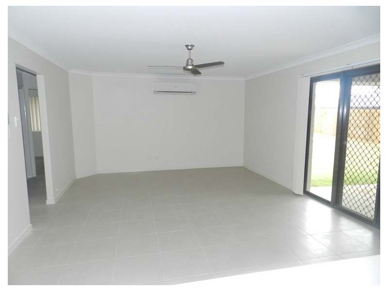 32 Creekview Close, New Auckland QLD 4680