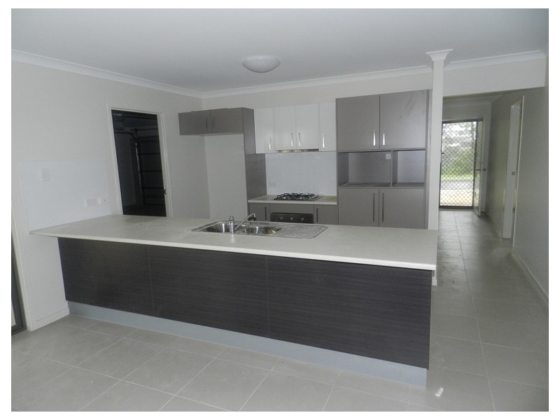 32 Creekview Close, New Auckland QLD 4680