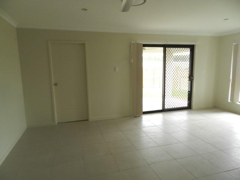 2 Robinson Place, Kirkwood QLD 4680