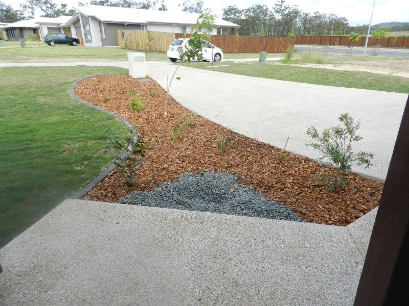 2 Robinson Place, Kirkwood QLD 4680