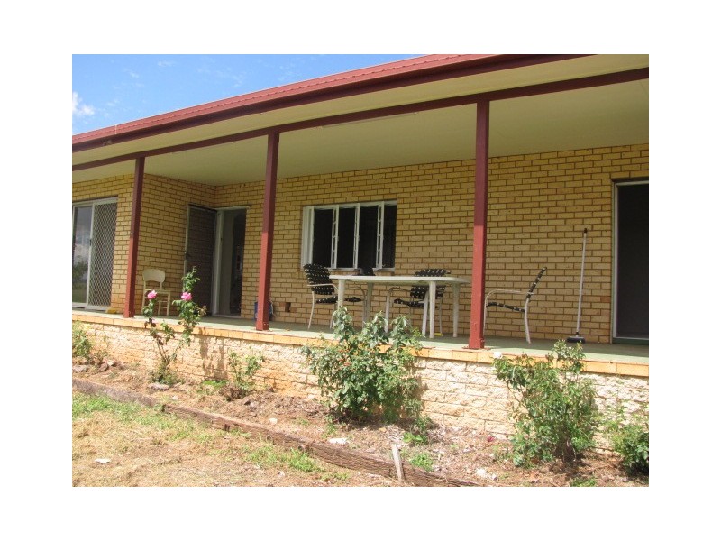 50 Shaws Road, Mount Larcom QLD 4695