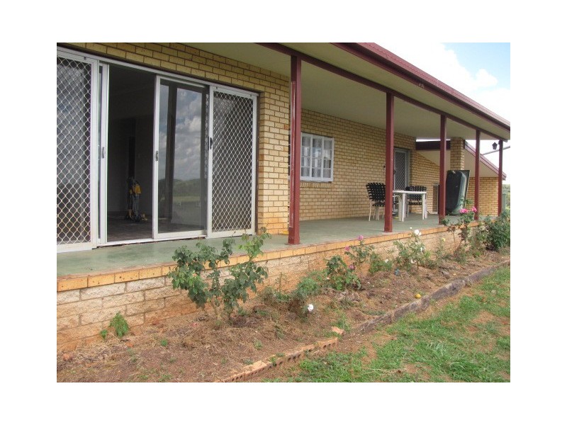 50 Shaws Road, Mount Larcom QLD 4695