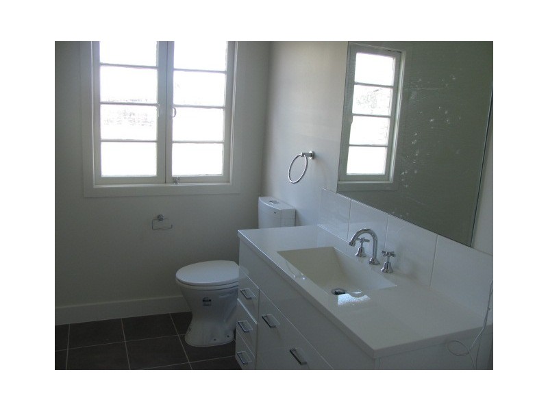 50 Shaws Road, Mount Larcom QLD 4695