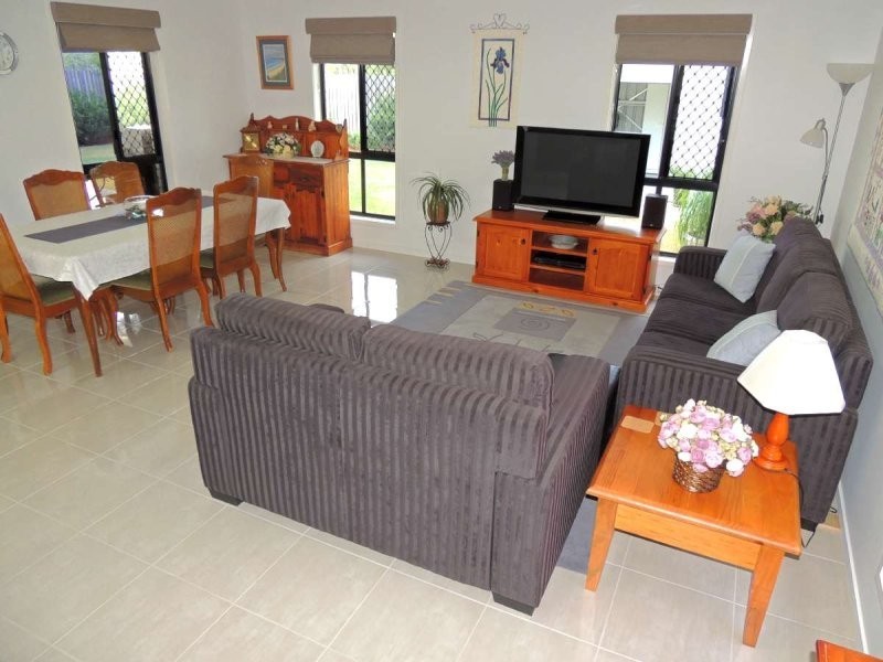 13 Redgum Drive, Kirkwood QLD 4680