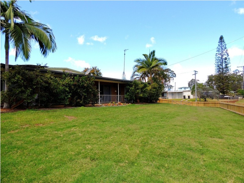 9 Anderson Street, Clinton QLD 4680