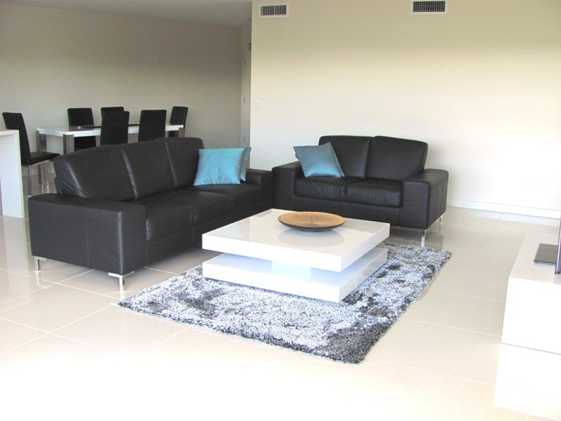 10/2 The Promenade, Boyne Island QLD 4680