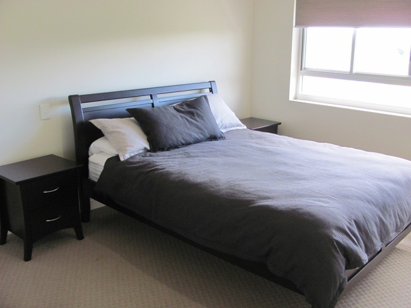 10/2 The Promenade, Boyne Island QLD 4680