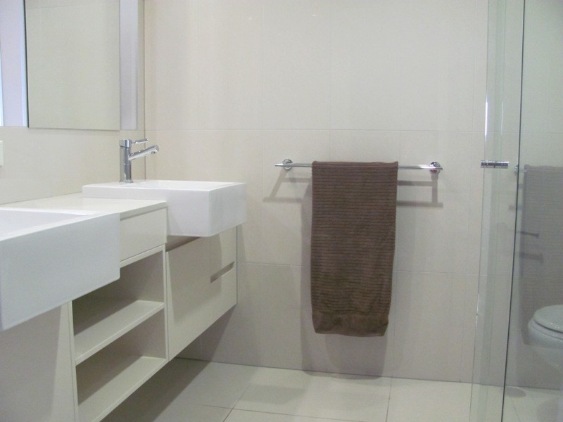 10/2 The Promenade, Boyne Island QLD 4680