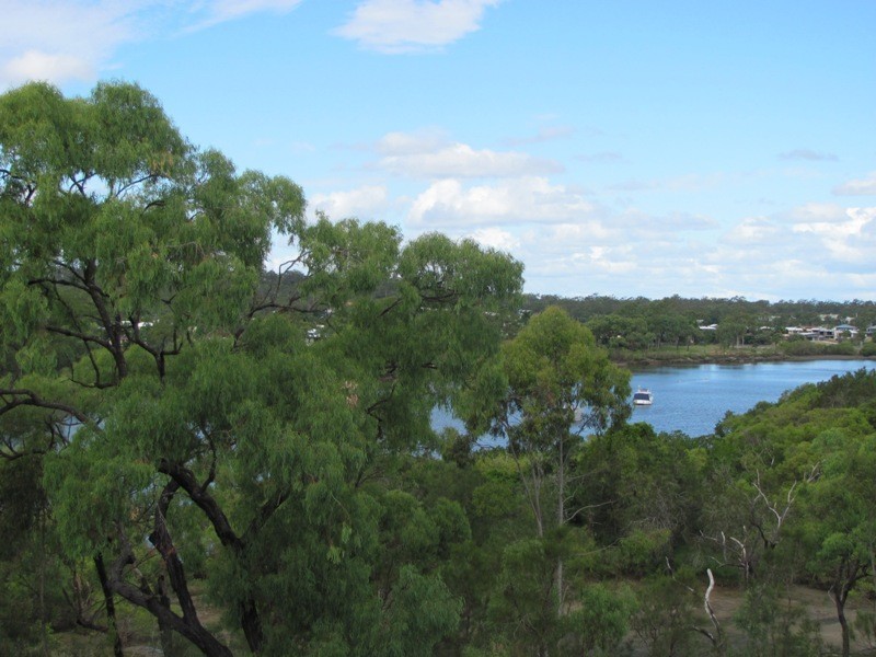 10/2 The Promenade, Boyne Island QLD 4680
