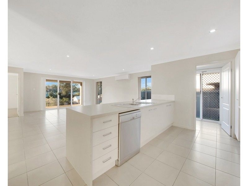 1 Christian Court, Glen Eden QLD 4680