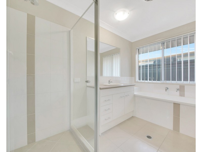 1 Christian Court, Glen Eden QLD 4680