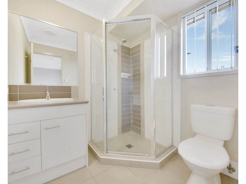 1 Christian Court, Glen Eden QLD 4680