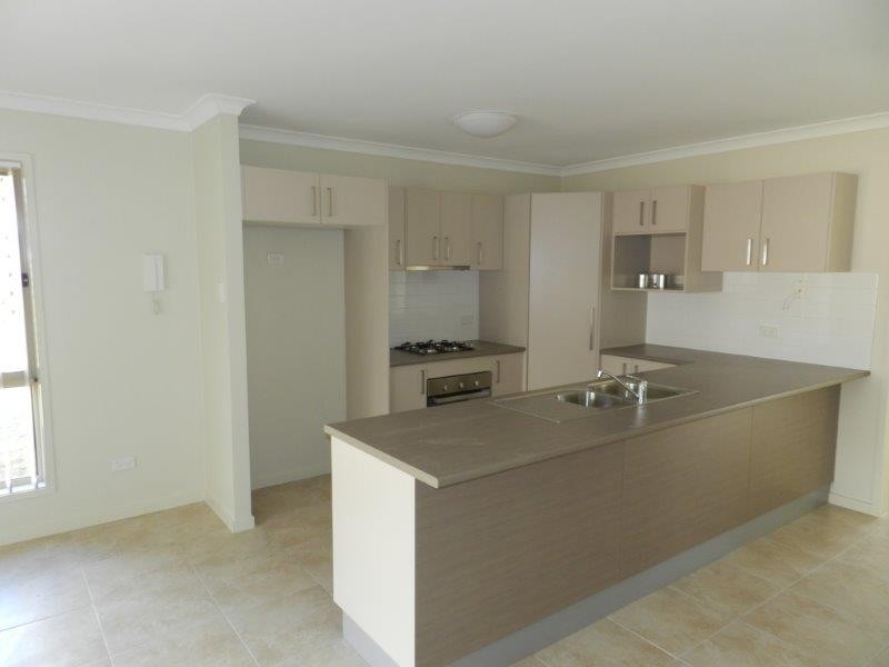 40 Creekview Drive, New Auckland QLD 4680
