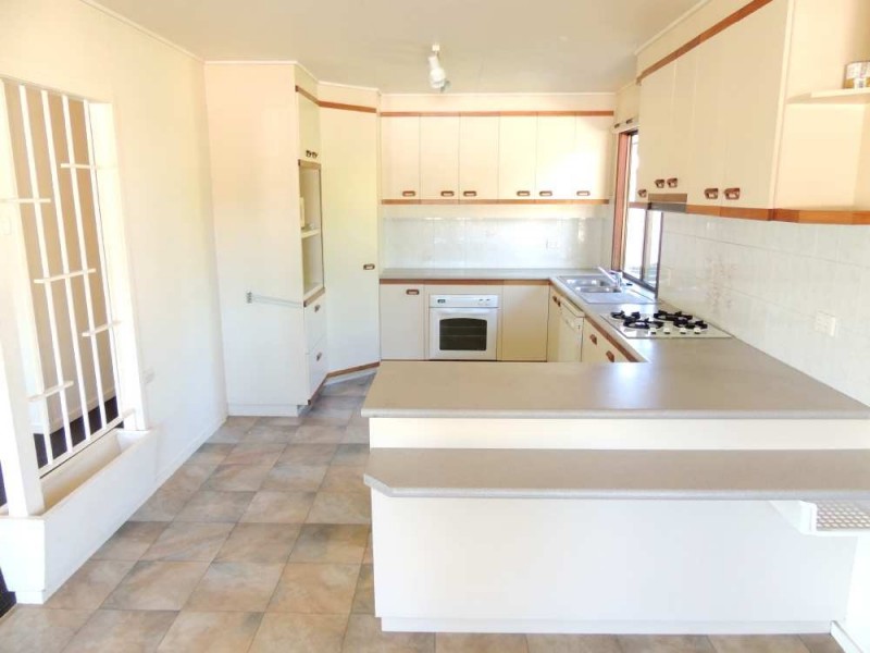 12 Grayson Street, West Gladstone QLD 4680