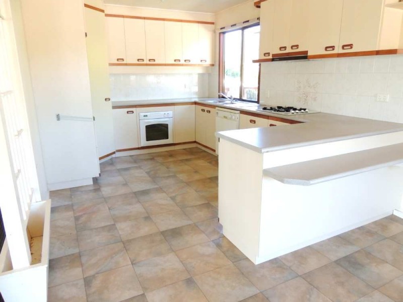 12 Grayson Street, West Gladstone QLD 4680