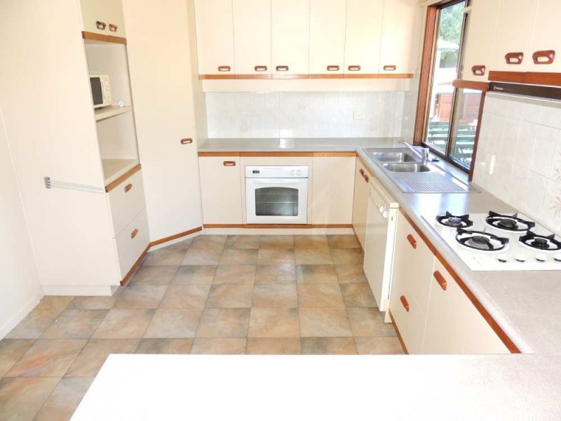 12 Grayson Street, West Gladstone QLD 4680